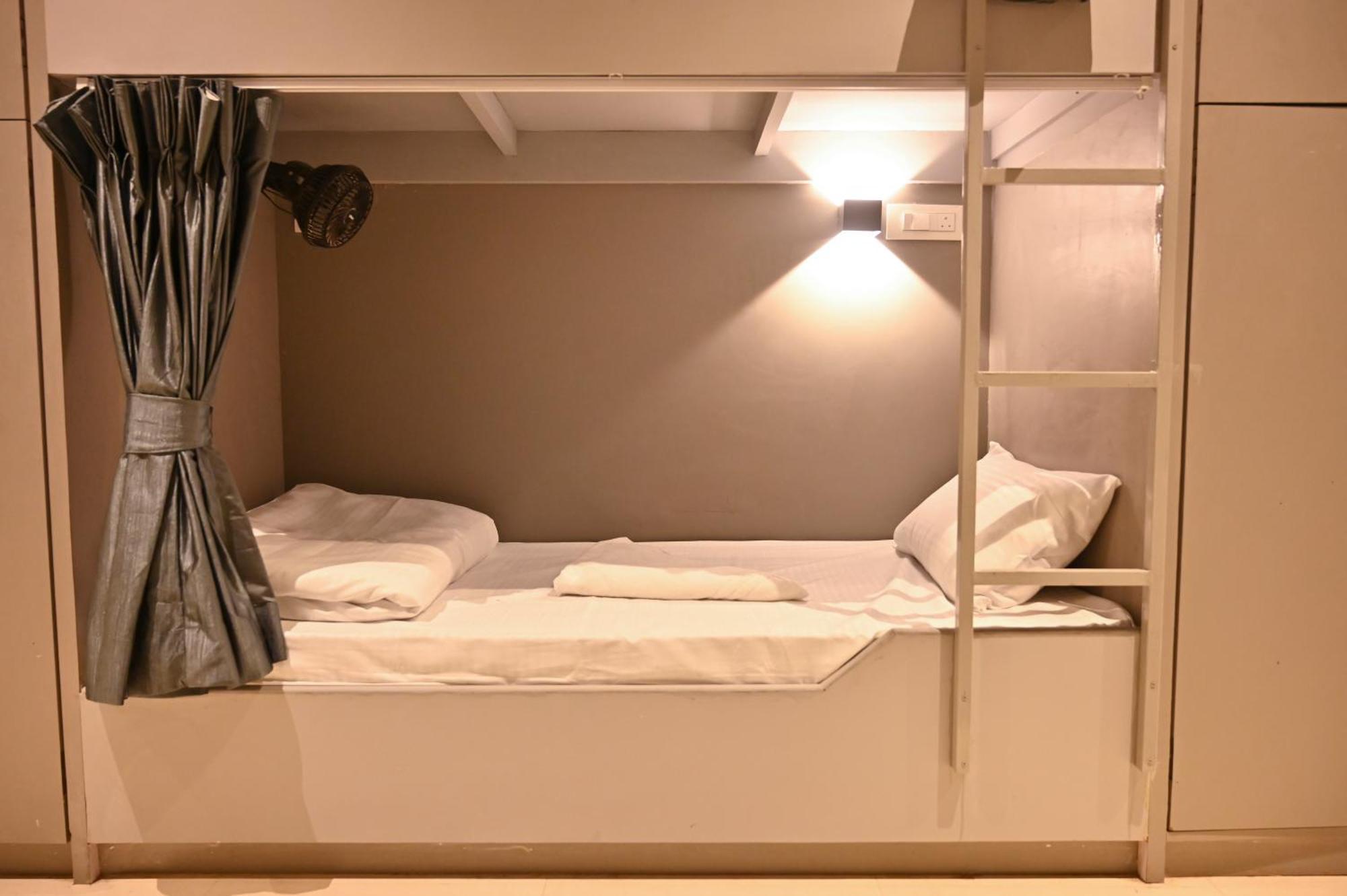 Bharuch Bed & Bread Dormitory מראה חיצוני תמונה